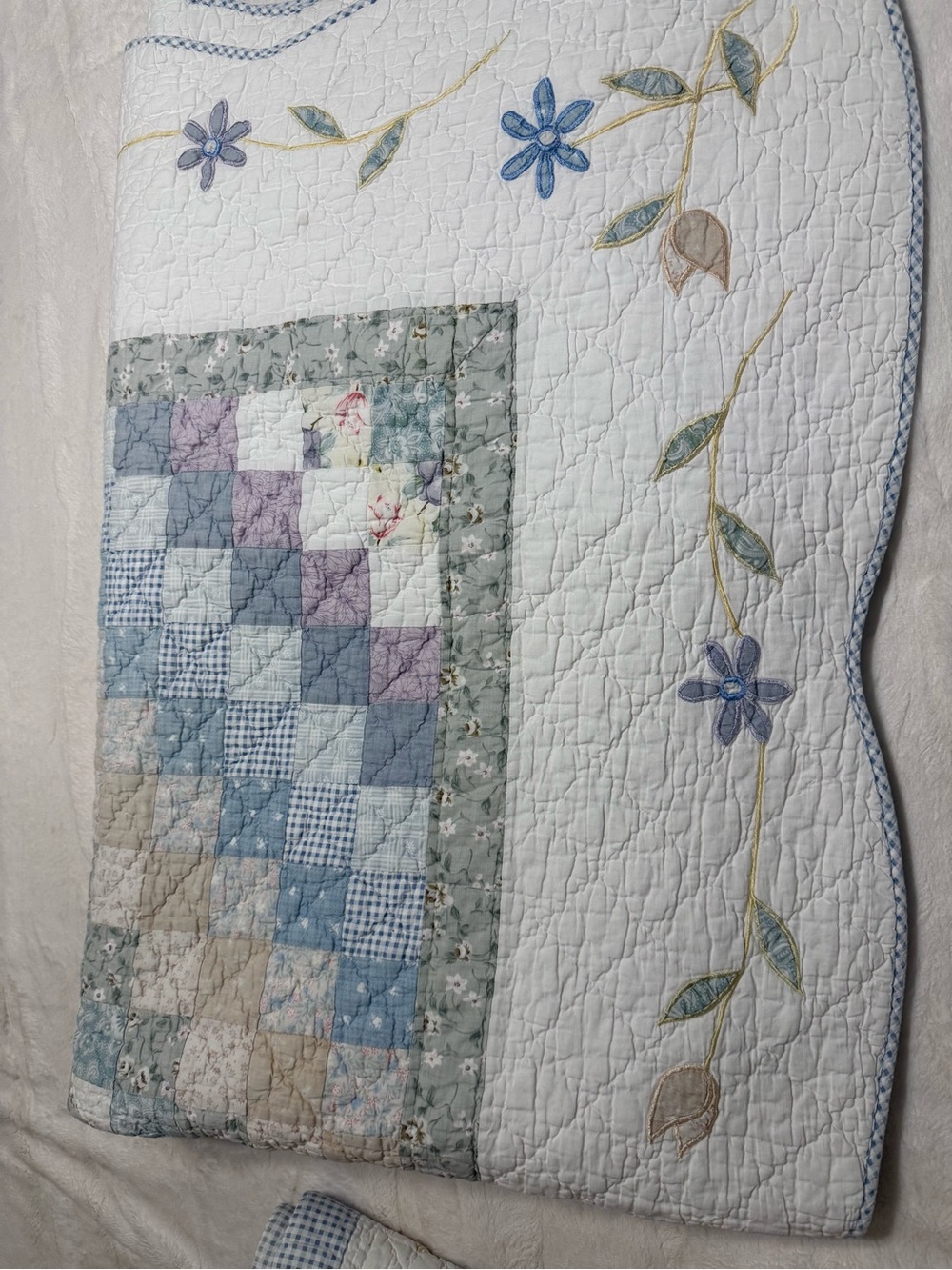 Full Size Quilt and Matching Shams (3 piece set)
